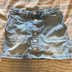 Cat and Jack girls Jean skirt size S (6/7)
